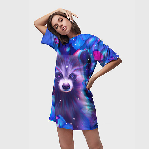 Женская длинная футболка Волшебный енот в цветах / 3D-принт – фото 3