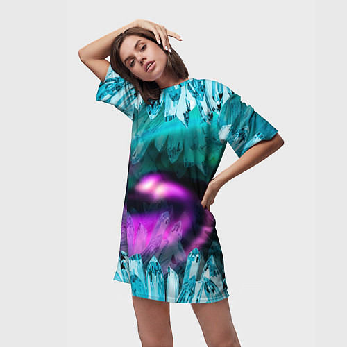 Женская длинная футболка Кристаллы и северное сияние / 3D-принт – фото 3