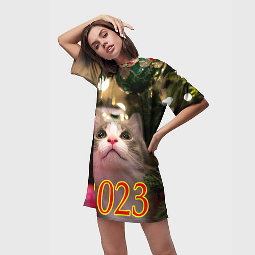 Женская длинная футболка Кот смотрит вверх / 3D-принт – фото 3