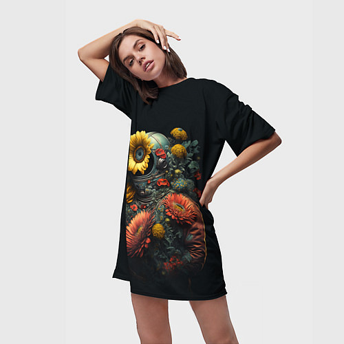Женская длинная футболка Космонавт в цветах / 3D-принт – фото 3