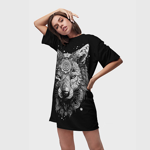 Женская длинная футболка Волк в черно-белом орнаменте / 3D-принт – фото 3
