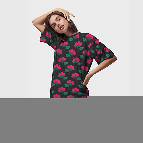 Женская длинная футболка Темный паттерн с розовыми цветами / 3D-принт – фото 3
