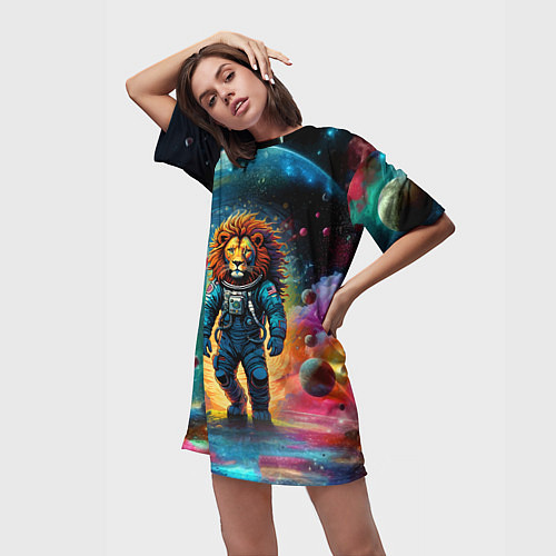 Женская длинная футболка Лев космонавт в неоновом космическом пространстве / 3D-принт – фото 3