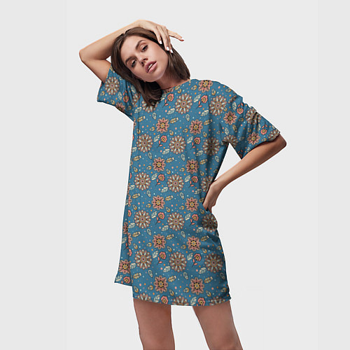Женская длинная футболка Цветочный узор в стиле бохо на синем / 3D-принт – фото 3