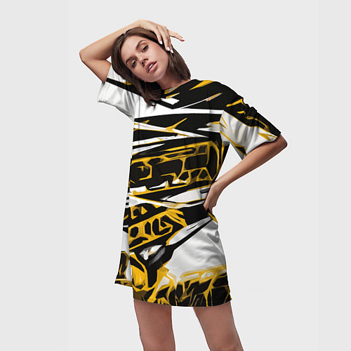 Женская длинная футболка Жёлто-чёрная агрессивная абстракция на белом фоне / 3D-принт – фото 3