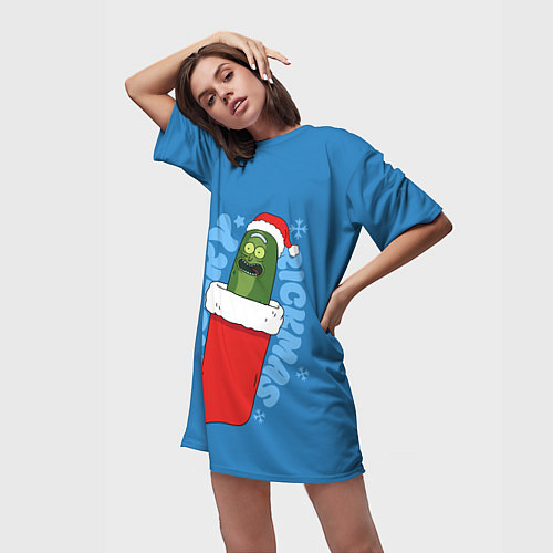 Женская длинная футболка Новогодний Рик огурчик - Merry Rickmas / 3D-принт – фото 3