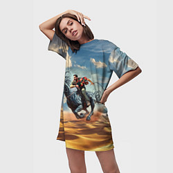 Футболка женская длинная Эдди скачет на симбиот- скакуне по пустыне, цвет: 3D-принт — фото 2