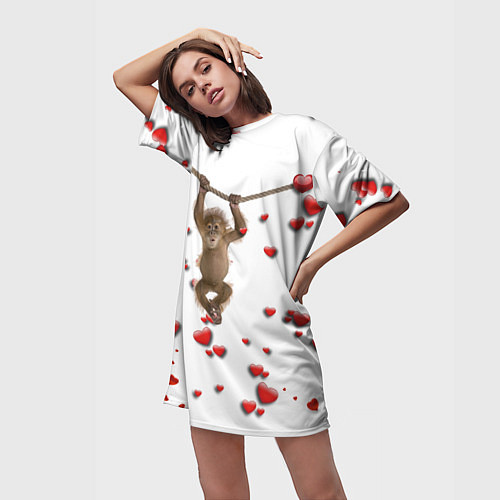 Женская длинная футболка Обезьянка висит на веревке среди сердечек / 3D-принт – фото 3