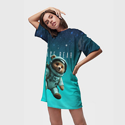 Футболка женская длинная Мишка в космосе на фоне звезд, цвет: 3D-принт — фото 2