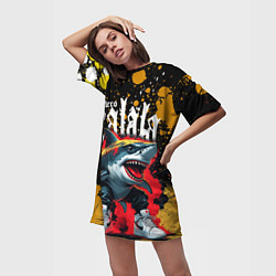 Футболка женская длинная Тралалера Тралала брейнрот мем - Акула в кроссовка, цвет: 3D-принт — фото 2