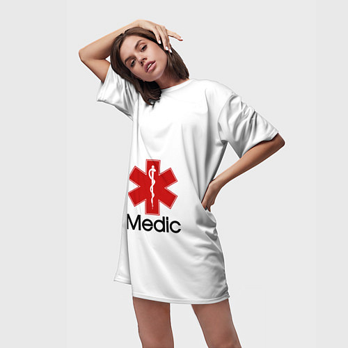 Женская длинная футболка Медик / 3D-принт – фото 3