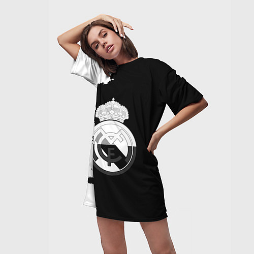 Женская длинная футболка Реал Мадрид черно белые краски / 3D-принт – фото 3