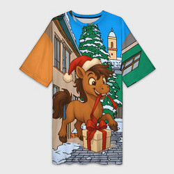 Футболка женская длинная Лошадка распаковывает новогодний подарок, цвет: 3D-принт