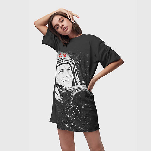 Женская длинная футболка Гагарин в космосе / 3D-принт – фото 3