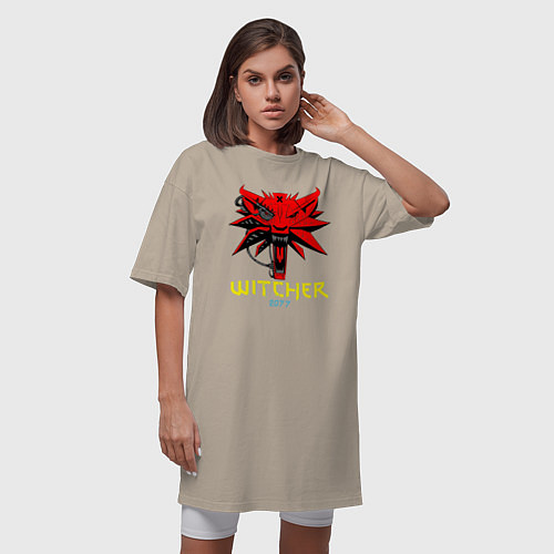 Женская футболка-платье Ведьмак 2077 Школа Волка / Миндальный – фото 3