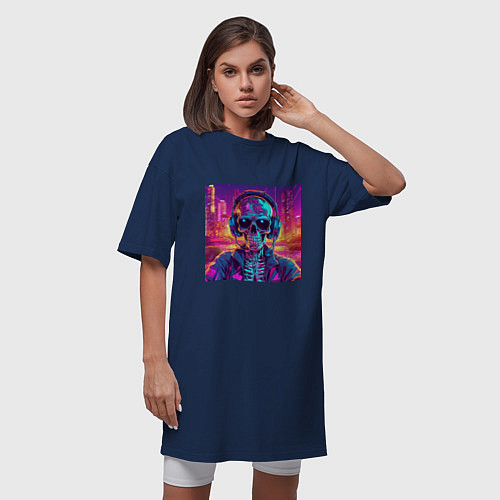 Женская футболка-платье Скелет в наушниках в неоновом свете / Тёмно-синий – фото 3
