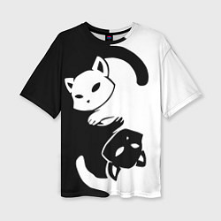 Женская футболка оверсайз Черный и белый кот кувыркаются