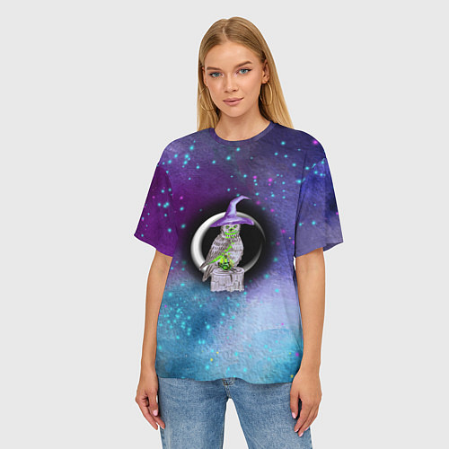 Женская футболка оверсайз Сова-колдунья с зельем на фоне ночного неба / 3D-принт – фото 3