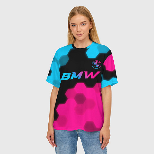 Женская футболка оверсайз BMW - neon gradient: символ сверху / 3D-принт – фото 3