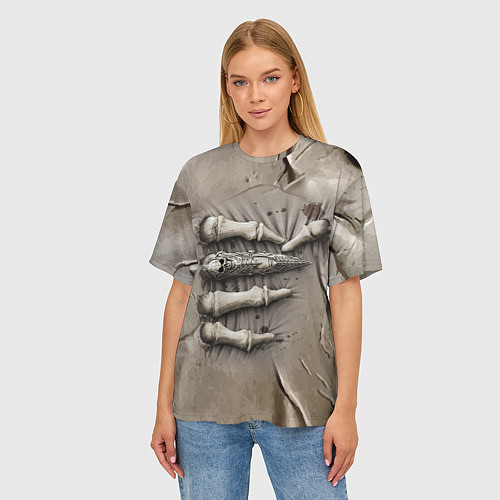 Женская футболка оверсайз Костлявая рука с перстнем сдавливает туловище / 3D-принт – фото 3