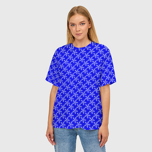 Женская футболка оверсайз Паттерн снежинки синий / 3D-принт – фото 3