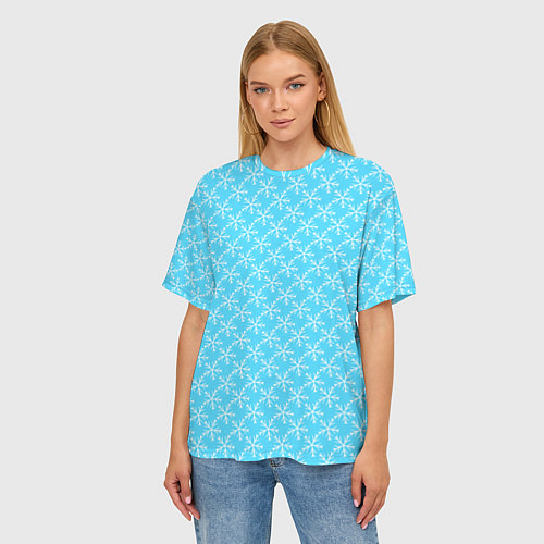 Женская футболка оверсайз Паттерн снежинки голубой / 3D-принт – фото 3