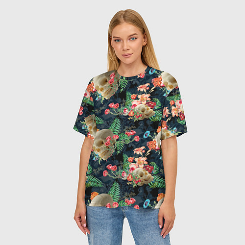 Женская футболка оверсайз Узор из черепов с цветами и листьями / 3D-принт – фото 3