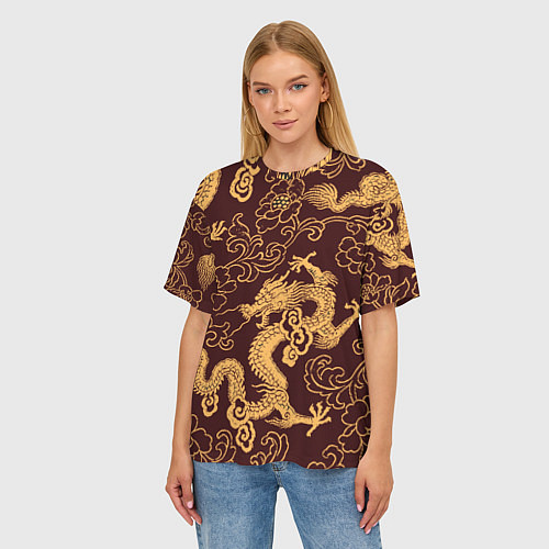 Женская футболка оверсайз Черно-золотая гравюра дракона / 3D-принт – фото 3