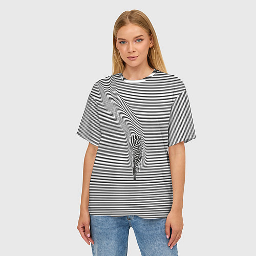 Женская футболка оверсайз Зебра плывущая в полосках / 3D-принт – фото 3