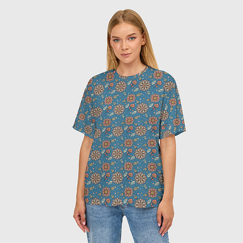 Женская футболка оверсайз Цветочный узор в стиле бохо на синем / 3D-принт – фото 3