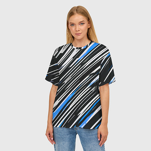 Женская футболка оверсайз Диагональные сине-белые полосы на чёрном фоне / 3D-принт – фото 3