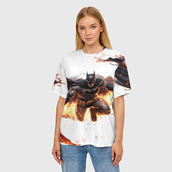 Футболка оверсайз женская Бэтмен летит от взрыва, цвет: 3D-принт — фото 2