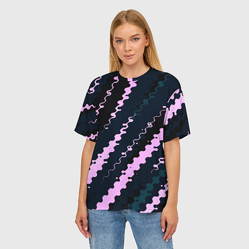 Женская футболка оверсайз Тёмно-синий с розовым искажённые полосы / 3D-принт – фото 3