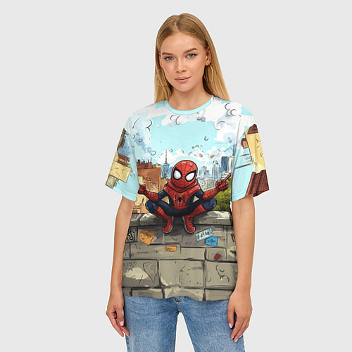 Женская футболка оверсайз Маленький человек-паук в городе / 3D-принт – фото 3