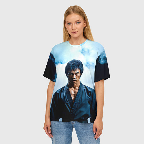 Женская футболка оверсайз Брюс Ли в дыму / 3D-принт – фото 3