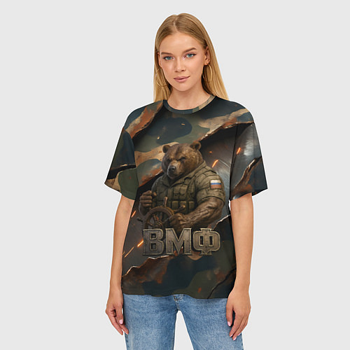 Женская футболка оверсайз ВМФ медведь у штурвала на фоне камуфляжа / 3D-принт – фото 3