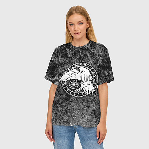 Женская футболка оверсайз Ворон в круге рун и компас вегвизир / 3D-принт – фото 3