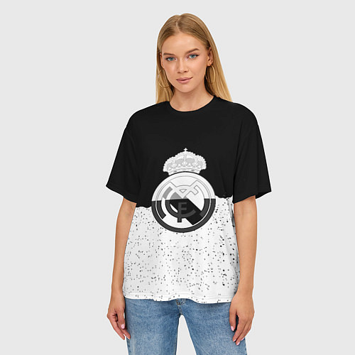 Женская футболка оверсайз Реал Мадрид лого ночь текстура / 3D-принт – фото 3