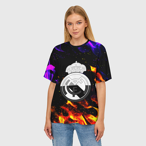 Женская футболка оверсайз Реал Мадрид огонь текстура / 3D-принт – фото 3