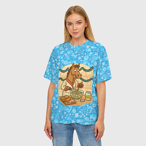 Женская футболка оверсайз Лошадь готовит Оливье на Новый год / 3D-принт – фото 3
