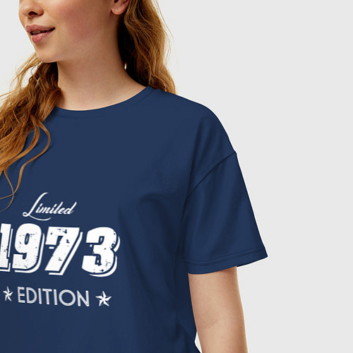 Женская футболка оверсайз Limited Edition 1973 / Тёмно-синий – фото 3