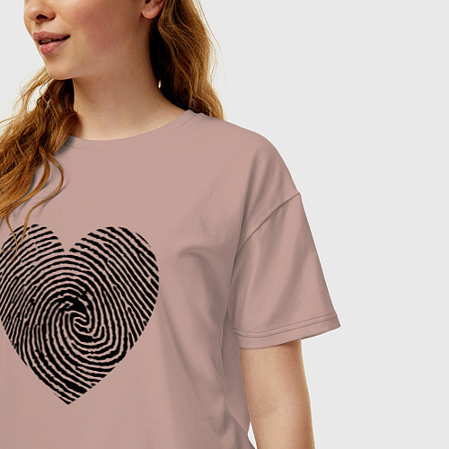 Женская футболка оверсайз След на сердце / Пыльно-розовый – фото 3