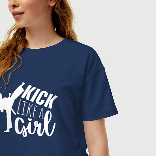 Женская футболка оверсайз Kick like a girl / Тёмно-синий – фото 3