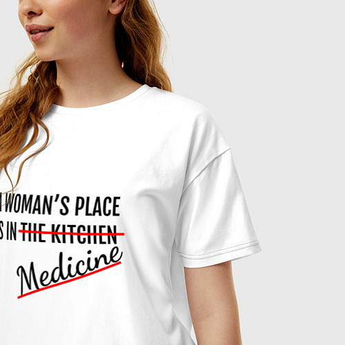 Женская футболка оверсайз Женщина в медицине / Белый – фото 3