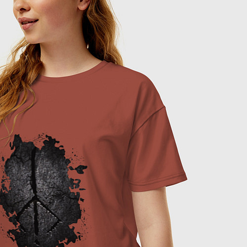 Женская футболка оверсайз BLOODBORNE HUNTER SYMBOL / Кирпичный – фото 3