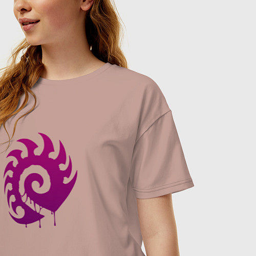 Женская футболка оверсайз Zerg logo Purple / Пыльно-розовый – фото 3