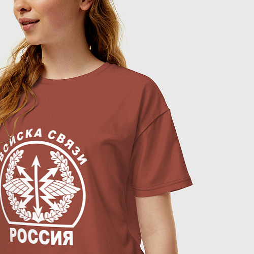 Женская футболка оверсайз Войска связи герб с надписью на спине / Кирпичный – фото 3