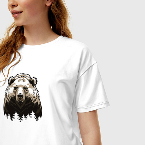 Женская футболка оверсайз Медведь над лесом / Белый – фото 3