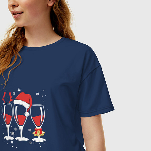 Женская футболка оверсайз Бокалы шампанского для двоих / Тёмно-синий – фото 3
