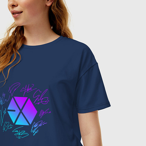 Женская футболка оверсайз EXO BAND NEON LOGO АВТОГРАФЫ / Тёмно-синий – фото 3